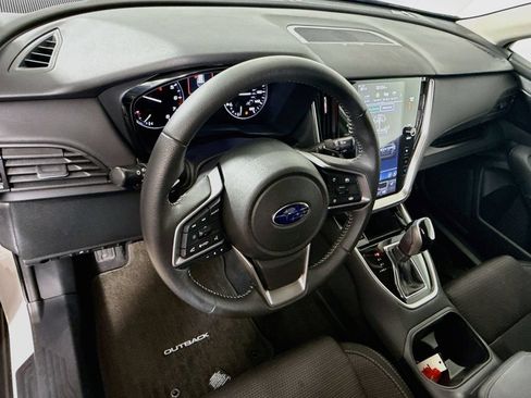 Used 2025 Subaru Outback Premium AWD/4WD image 9