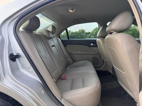 Used 2011 Ford Fusion SEL FWD image 19
