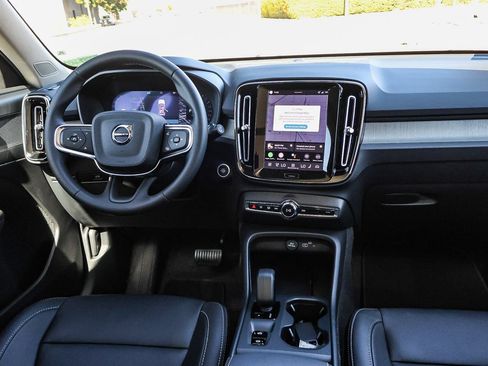 Used 2026 Volvo XC40 B5 Core AWD/4WD image 24