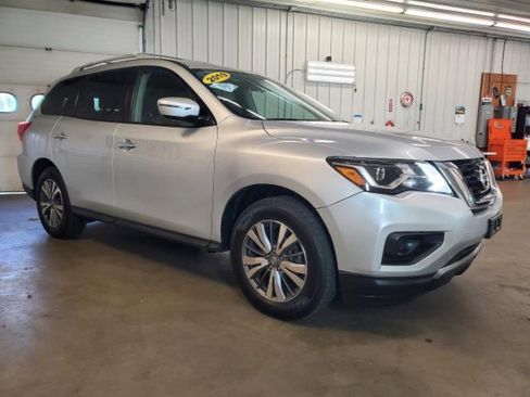 Used 2019 Nissan Pathfinder S AWD/4WD image 2