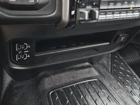 New 2026 RAM 3500 Tradesman AWD/4WD image 17
