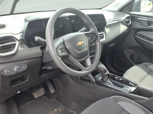 Certified 2025 Chevrolet TrailBlazer LS w/ LS Convenience Package FWD image 7
