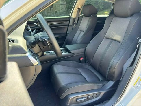 Used 2019 Honda Accord EX image 11