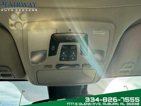 Used 2020 Toyota Sienna Limited Premium w/ Carpet Mat Package image 25