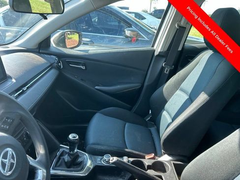 Used 2016 Scion iA FWD image 9