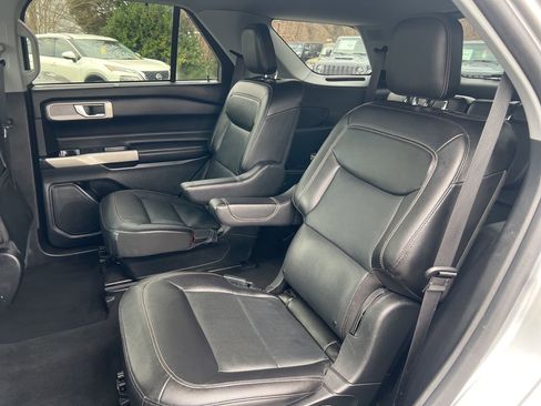 Used 2022 Ford Explorer Limited image 19
