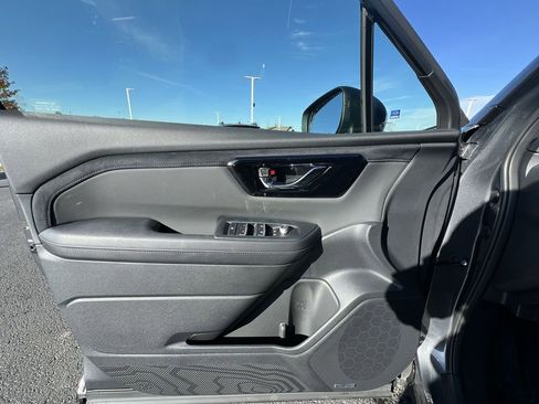 Used 2025 Subaru Forester Limited image 23