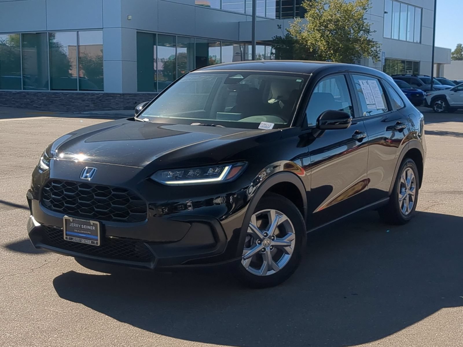 Used 2024 Honda HR-V LX image 1