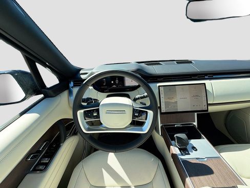 New 2026 Land Rover Range Rover SE image 18