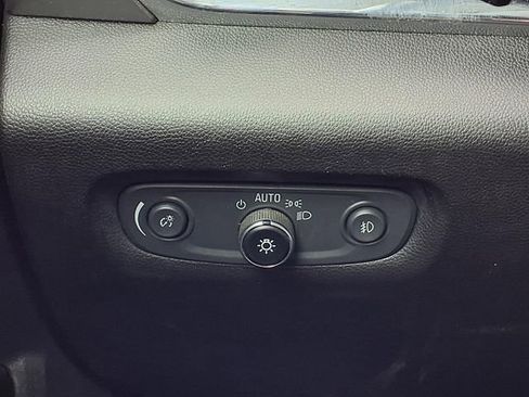 Used 2018 Chevrolet Traverse LT image 20