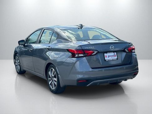 Used 2020 Nissan Versa SV FWD image 7