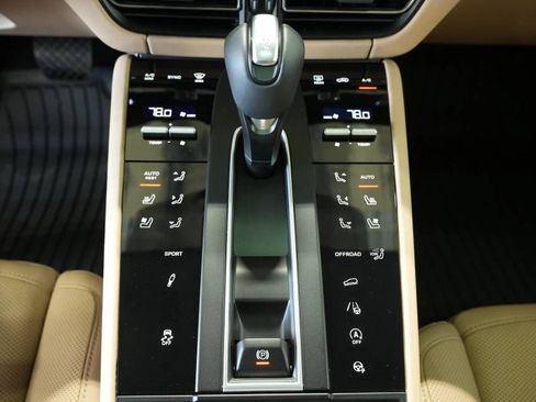 New 2026 Porsche Macan S image 23