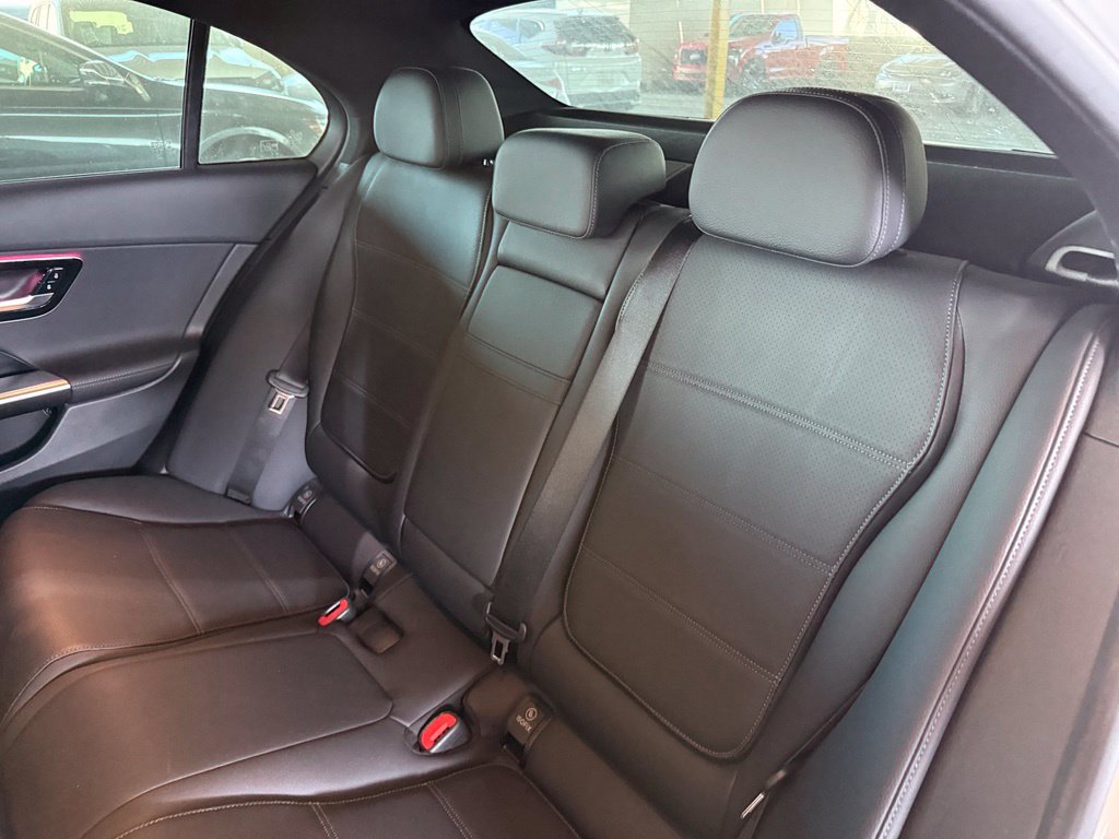 Used 2023 Mercedes-Benz C 300 Sedan image 8