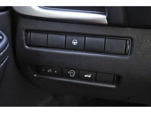 Certified 2026 Nissan Rogue SV FWD image 23