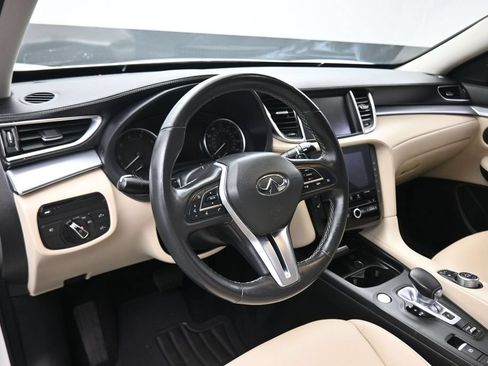 Used 2019 INFINITI QX50 Luxe w/ Navigation Package FWD image 13