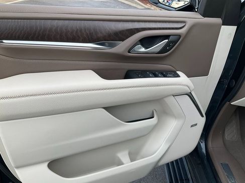 Used 2021 GMC Yukon Denali w/ Denali Premium Package image 7