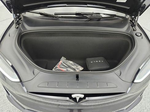 Used 2025 Tesla Model X image 16
