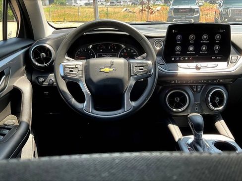 Used 2023 Chevrolet Blazer LT image 7