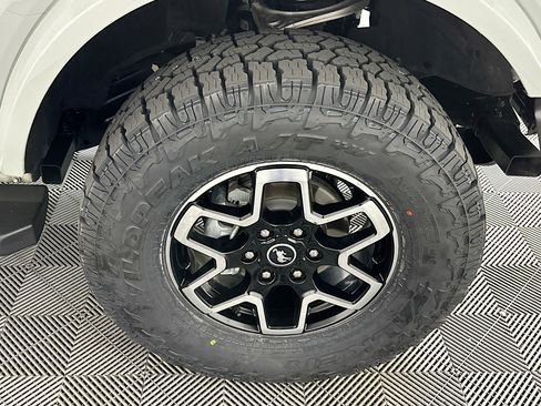 Used 2021 Ford Bronco Outer Banks image 11