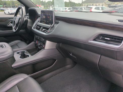 Used 2021 Chevrolet Suburban LT AWD/4WD image 35