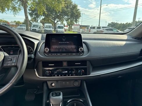 Used 2025 Nissan Rogue SV AWD/4WD image 25