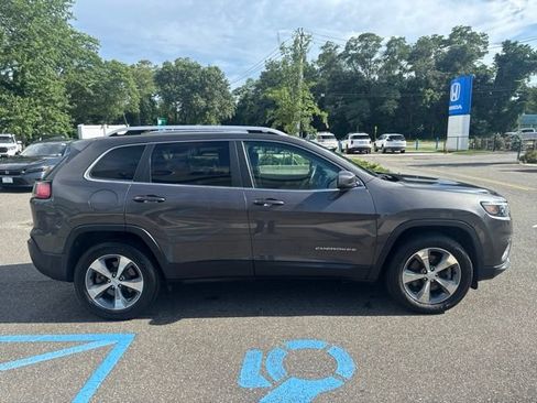 Used 2019 Jeep Cherokee Limited AWD/4WD image 9