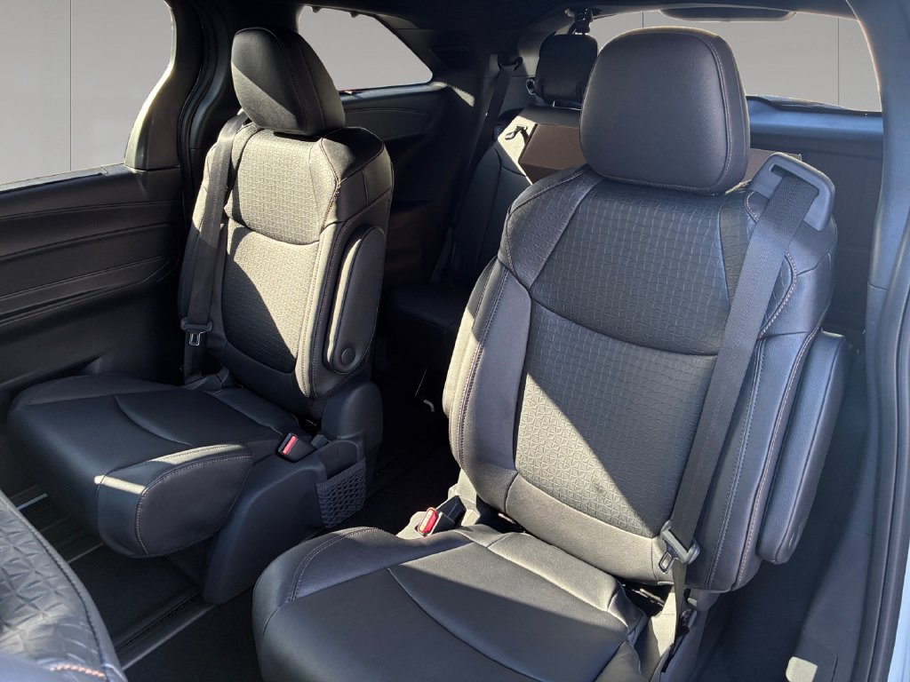 New 2026 Toyota Sienna XLE Woodland Edition AWD/4WD image 17