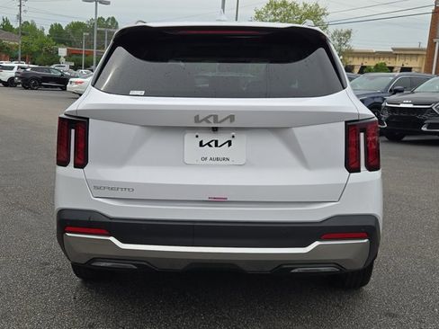 Certified 2025 Kia Sorento S w/ Panoramic Sunroof Package FWD image 7