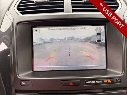 Used 2018 Ford Explorer XLT w/ Equipment Group 202A AWD/4WD image 24