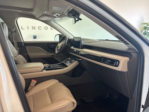 Certified 2022 Lincoln Aviator Reserve w/ Equipment Group 201A AWD/4WD image 6