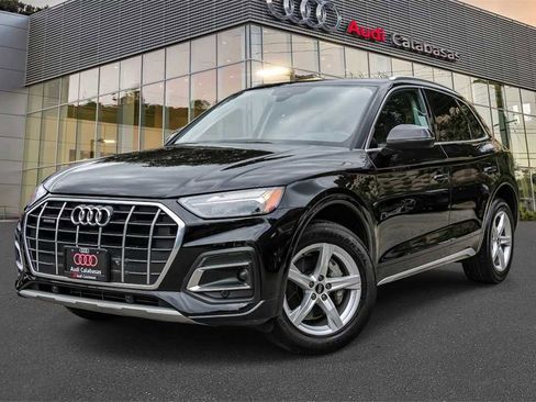 Used 2023 Audi Q5 2.0T Premium w/ Convenience Package image 1
