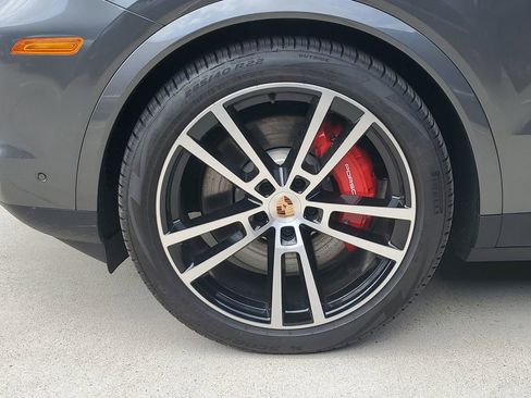 Used 2026 Porsche Cayenne S AWD/4WD image 12