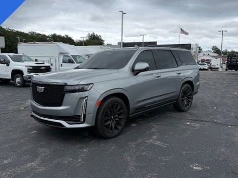 Used 2023 Cadillac Escalade Sport Platinum w/ LPO, ONYX Package image 8