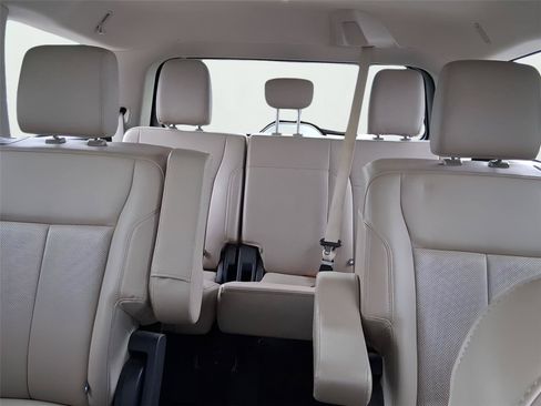 Used 2023 Ford Expedition XLT RWD image 11