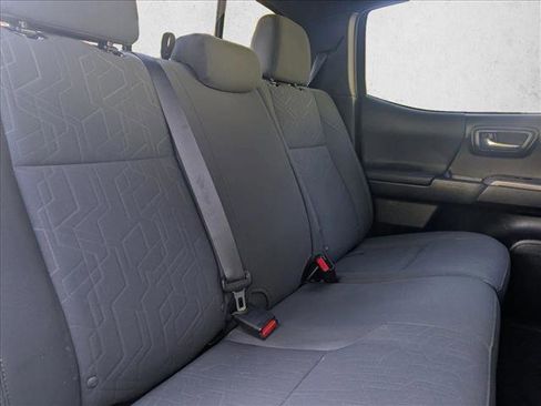 Used 2019 Toyota Tacoma TRD Off-Road image 19