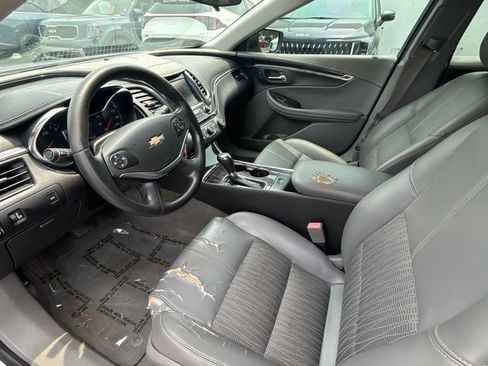 Used 2015 Chevrolet Impala LT FWD image 12