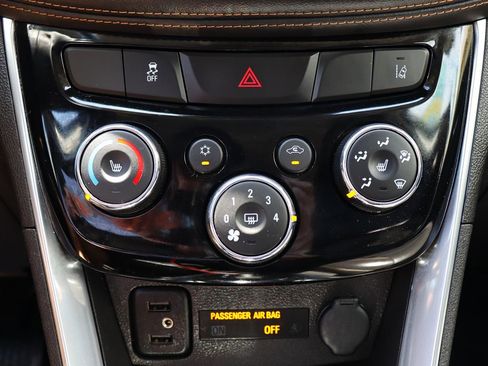 Used 2020 Chevrolet Trax Premier w/ LPO, Protection Package FWD image 45