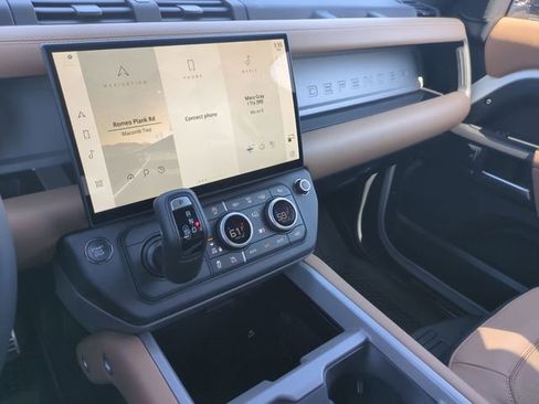 New 2026 Land Rover Defender 110 V8 AWD/4WD image 11