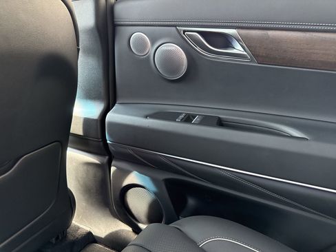 Used 2025 Genesis GV80 2.5T Prestige image 20