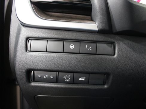 Used 2024 Nissan Rogue Platinum w/ Platinum Premium Package AWD/4WD image 8