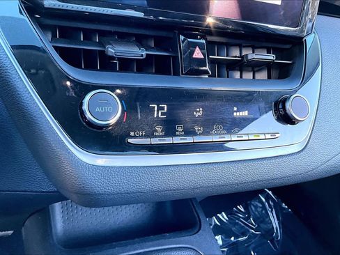 Used 2024 Toyota Corolla LE image 31