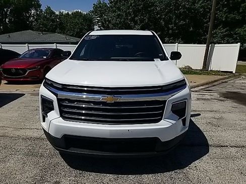 Certified 2025 Chevrolet Traverse LT FWD image 11