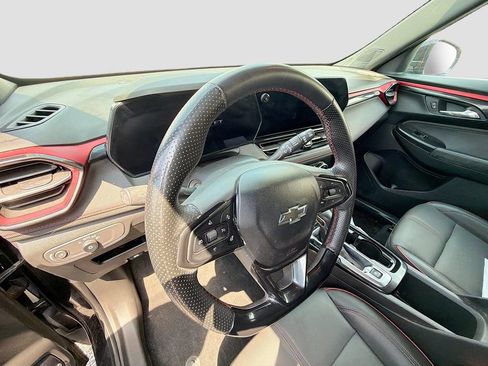 Used 2024 Chevrolet TrailBlazer RS w/ Convenience Package AWD/4WD image 10