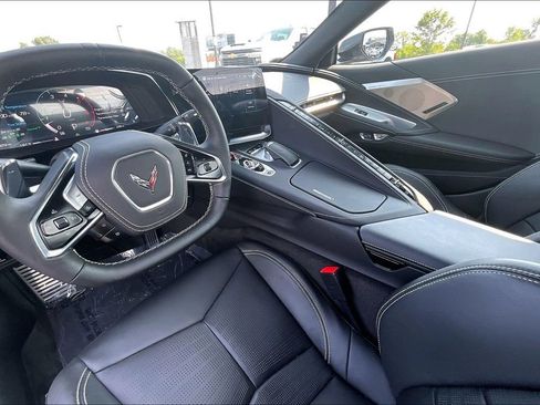 Used 2025 Chevrolet Corvette Stingray Preferred Conv w/ Z51 Performance Package RWD image 9