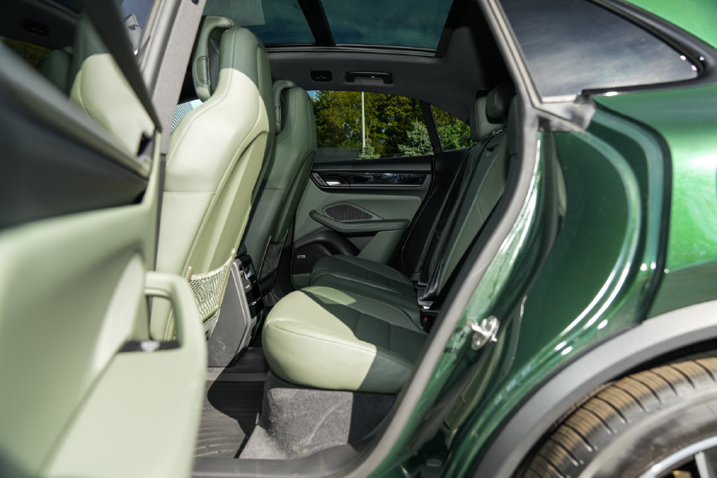 Certified 2026 Porsche Macan 4 Electric AWD/4WD image 32