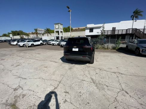 Used 2025 Chevrolet Equinox LT image 16