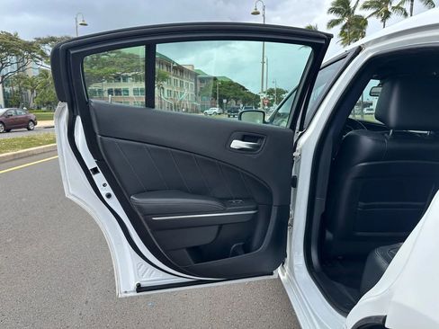 Used 2015 Dodge Charger SXT w/ Plus Group image 20