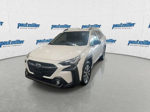 Used 2023 Subaru Outback Premium AWD/4WD image 4