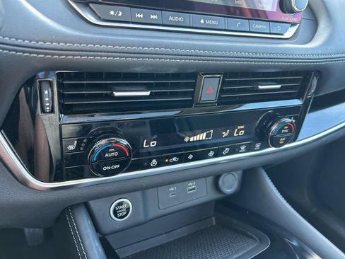 Certified 2023 Nissan Rogue SL FWD image 37