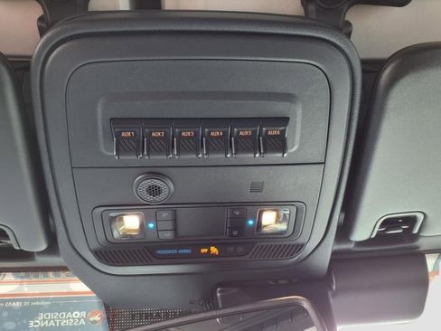 New 2025 Ford Bronco Badlands image 27